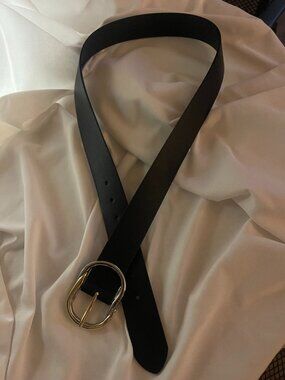 Ladie's Black Belt, Gently Worn, Size Large,